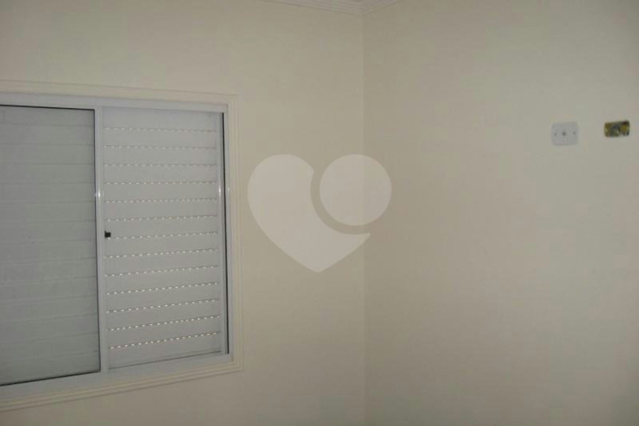 Casa à venda com 3 quartos, sendo 1 suíte, no condomínio Algarve Residencial, São Paulo - SP