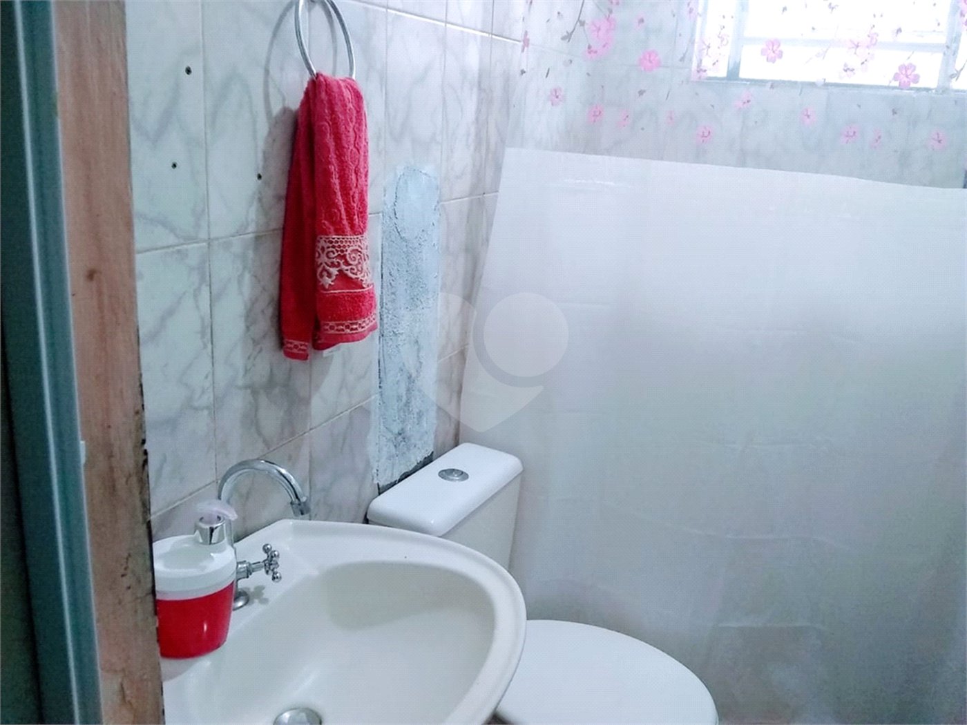 Sobrado à venda com 4 quartos, sendo 1 suíte,  em Jardim Alvinópolis, Atibaia, SP