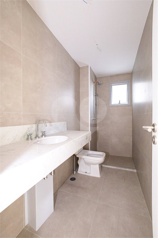 Apartamento à venda com 3 quartos, sendo 1 suíte,  em Vila Sofia, São Paulo, SP