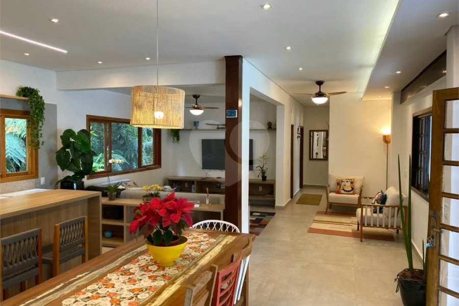 Casa à venda com 3 quartos, sendo 2 suítes,  em Boracéia, São Sebastião, SP