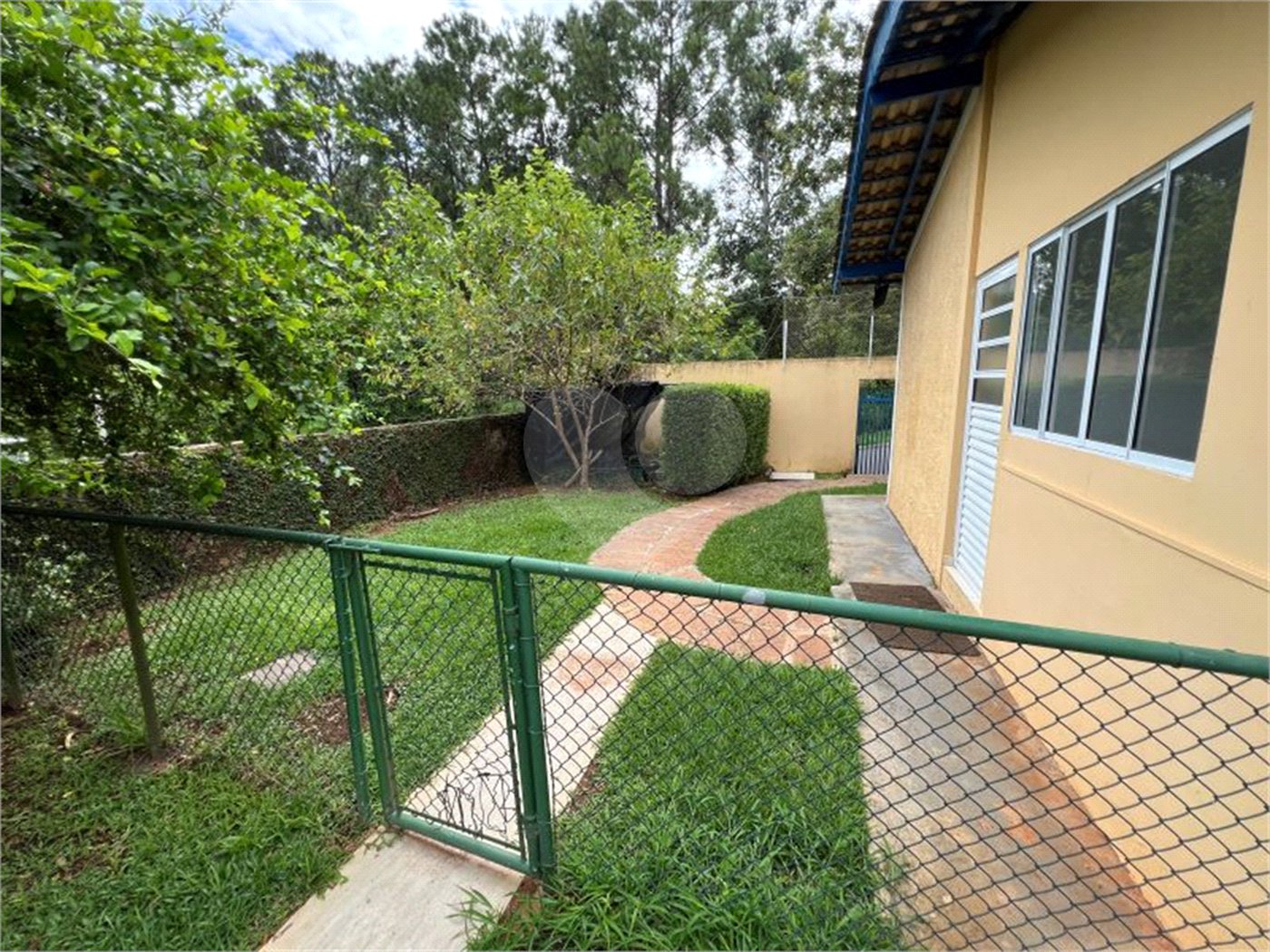 Casa à venda ou para alugar com 4 quartos, sendo 3 suítes, no condomínio Estância Marambaia, Vinhedo - SP