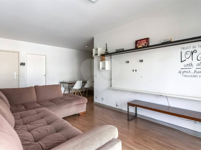 Apartamento à venda com 3 quartos, sendo 1 suíte,  em Santo Amaro, São Paulo, SP