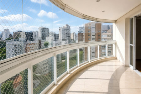 Apartamento à venda com 3 suítes em Moema, São Paulo, SP