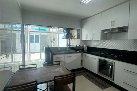Sobrado à venda com 3 quartos, sendo 1 suíte, em Vila Nivi, São Paulo, SP