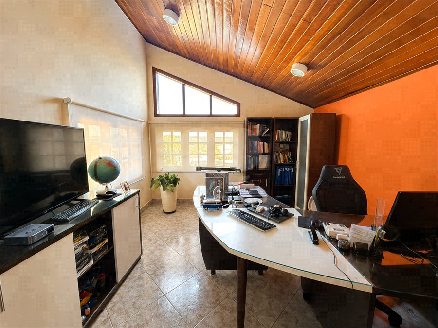 Casa à venda com 5 suítes no condomínio Parque Village Castelo, Itu - SP