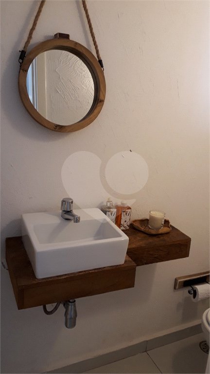 Casa à venda com 4 quartos, sendo 3 suítes, no condomínio Residencial Vila Esmeralda, São Sebastião - SP
