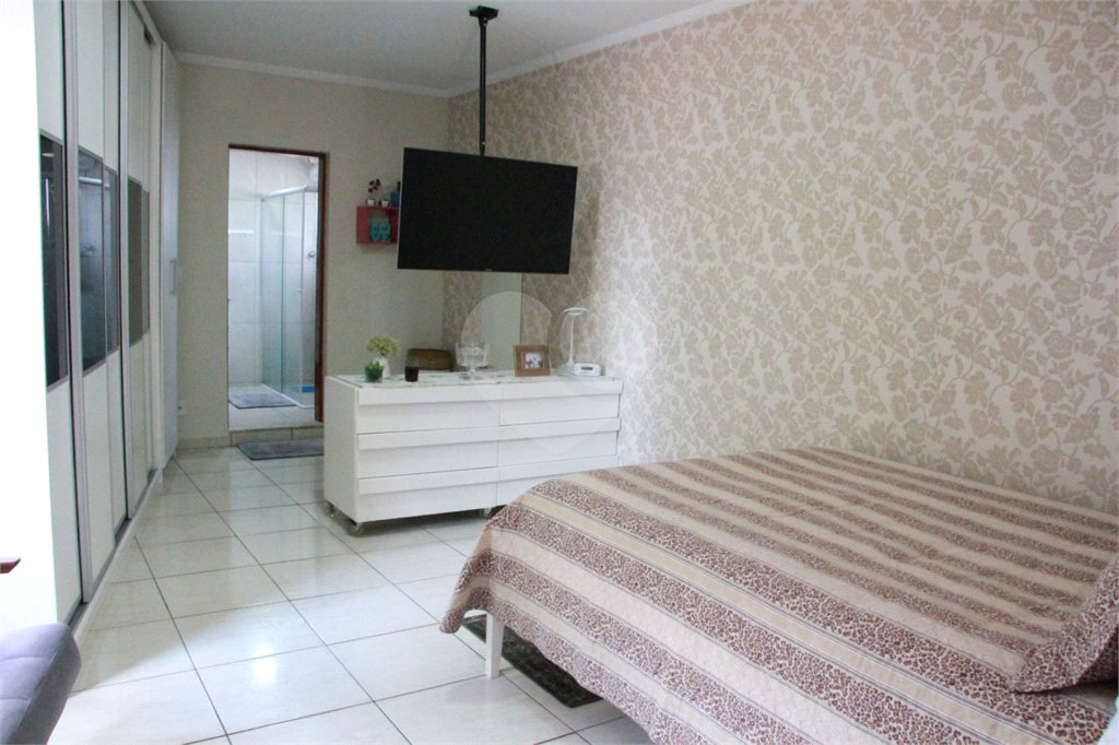 Sobrado à venda com 5 quartos, sendo 1 suíte,  em Jaguaré, São Paulo, SP