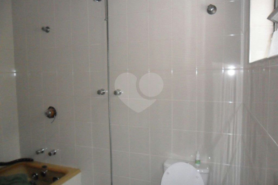 Sobrado à venda com 3 quartos, sendo 1 suíte, em Vila Romero, São Paulo, SP