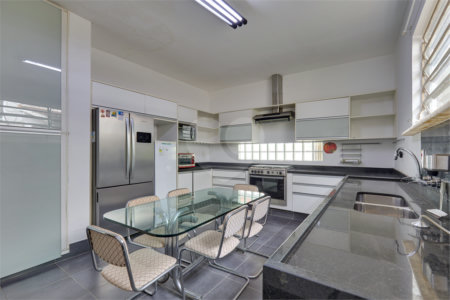Casa Térrea à venda ou para alugar com 5 quartos, sendo 2 suítes, em Granja Julieta, São Paulo, SP