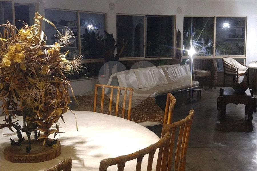 Chácara à venda com 4 quartos, sendo 3 suítes, no Centro, Juquitiba, SP