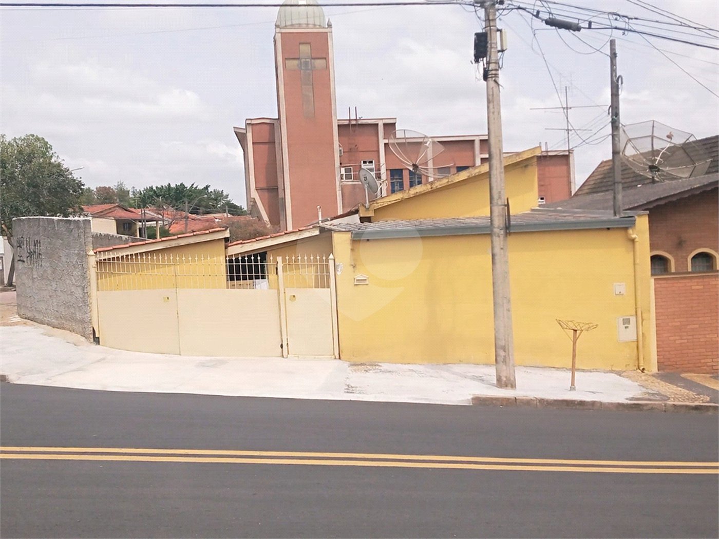 Casa à venda com 3 quartos em Jardim Santo Antônio, Valinhos, SP