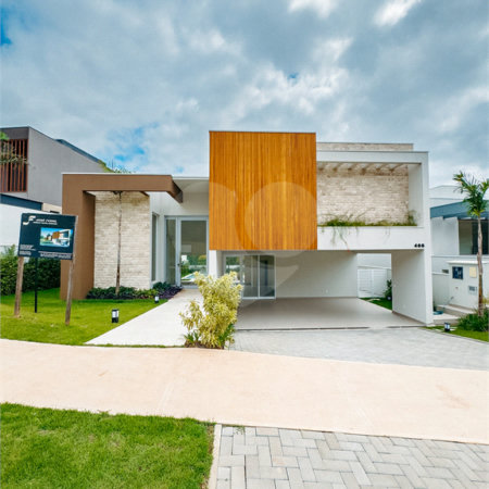 Casa à venda com 4 suítes no condomínio Villa dos Pinheiros, Indaiatuba - SP