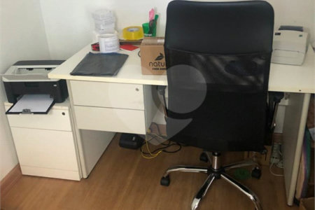 Casa à venda com 3 quartos, sendo 1 suíte, no condomínio Residencial Sabará, São Paulo - SP