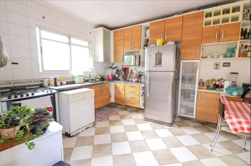 Sobrado à venda com 4 quartos, sendo 2 suítes, em Vila Anglo Brasileira, São Paulo, SP