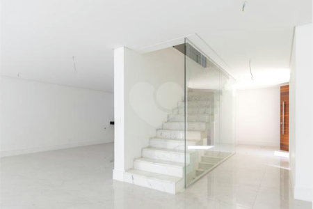 Casa à venda com 4 suítes no condomínio Hípica Garden, São Paulo - SP