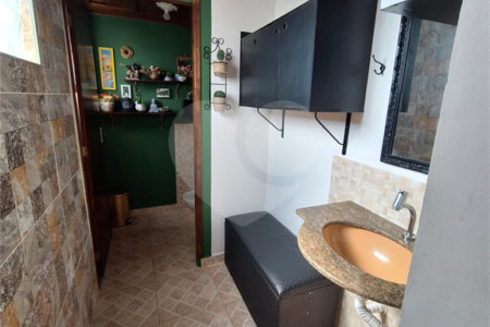 Sobrado à venda com 3 quartos em Bortolândia, São Paulo, SP