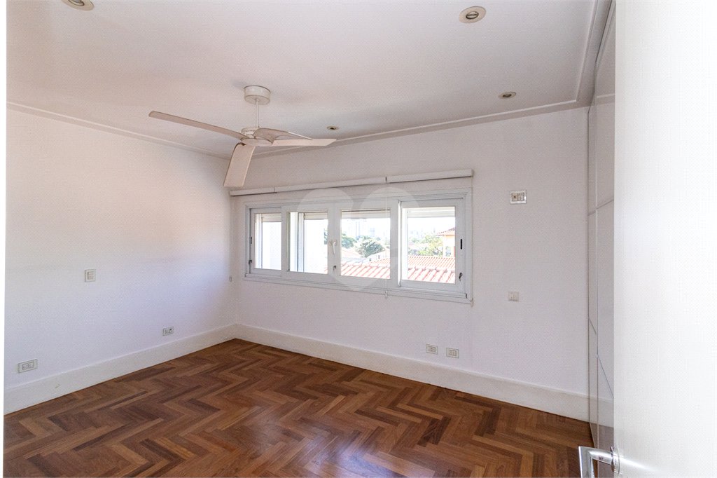 Sobrado à venda com 6 quartos, sendo 4 suítes,  em Alto da Lapa, São Paulo, SP
