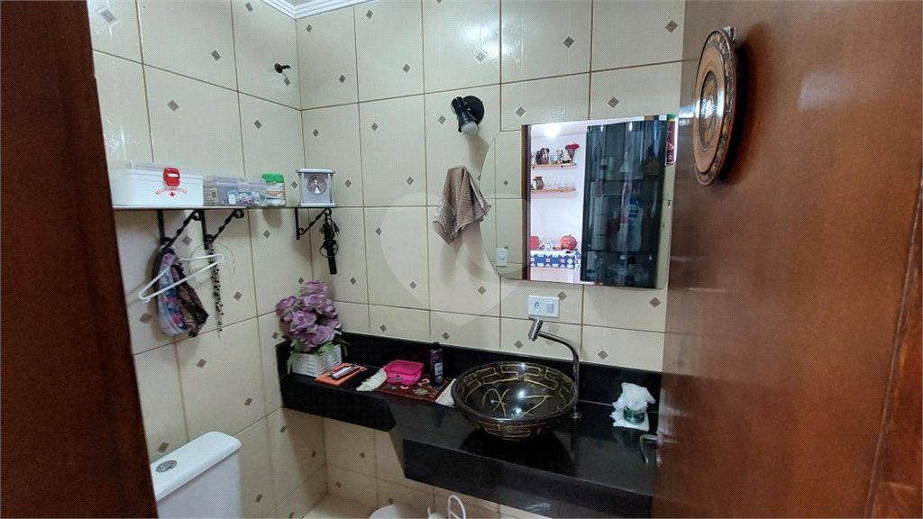 Casa à venda com 3 quartos, sendo 1 suíte,  em Vila Nivi, São Paulo, SP
