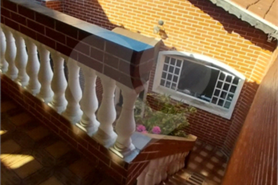 Casa à venda com 3 quartos, sendo 1 suíte, em Vila Scarpelli, Santo André, SP
