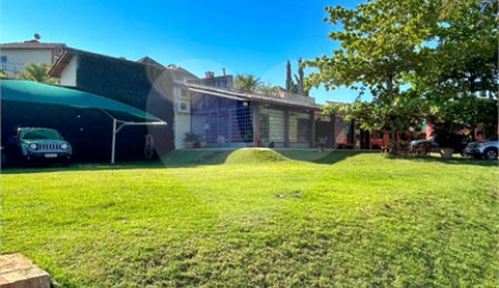 Villagio à venda com 5 quartos, sendo 3 suítes,  em Vila Petrópolis, Atibaia, SP
