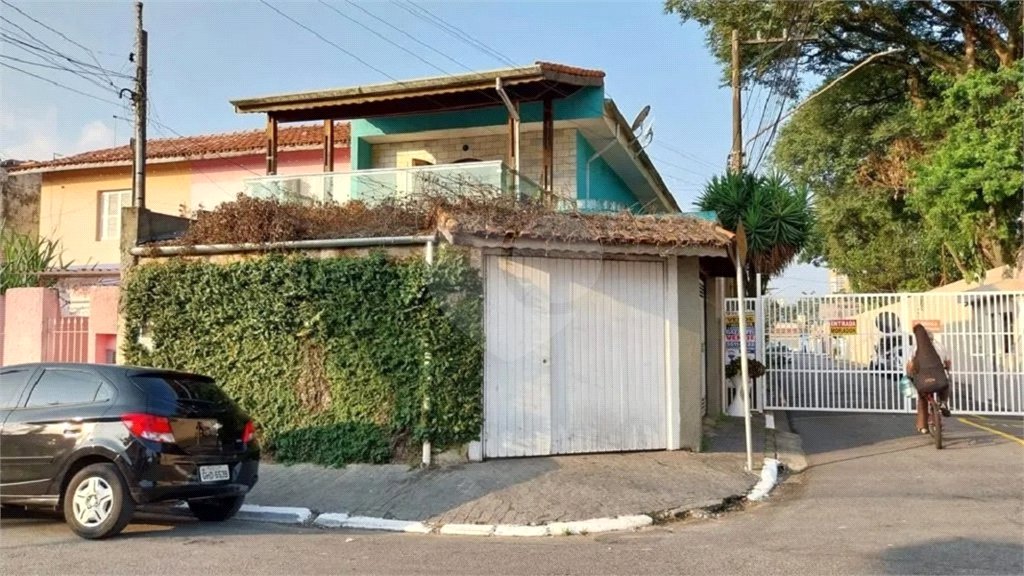 Sobrado à venda com 4 quartos, sendo 1 suíte, em Vila Prel, São Paulo, SP