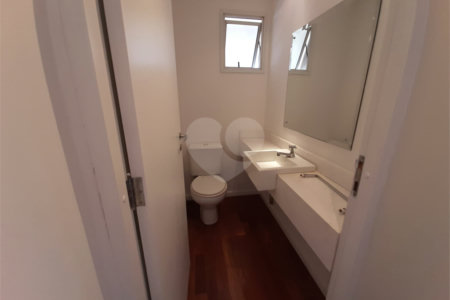 Cobertura à venda com 4 quartos, sendo 2 suítes, em Moema, São Paulo, SP