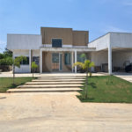 Casa à venda com 3 suítes no condomínio Terras de Mont Serrat, Salto - SP