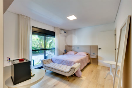 Casa à venda com 4 suítes no condomínio Villa Suiça, São Paulo - SP