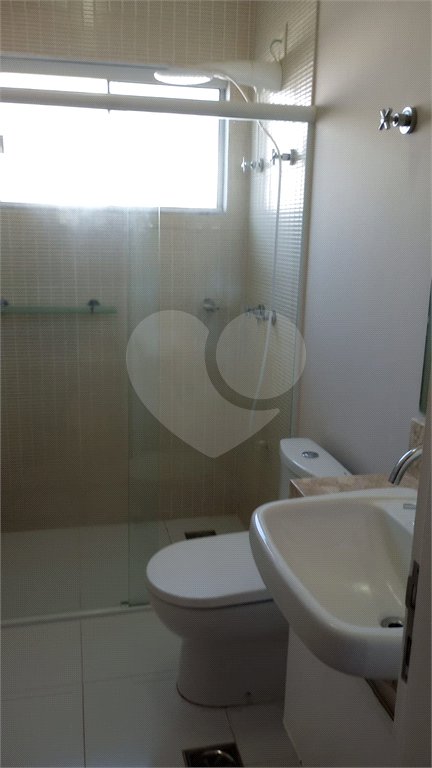 Casa à venda com 3 suítes no condomínio Picollo, Louveira - SP