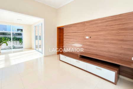 Casa à venda com 3 quartos, sendo 1 suíte, no condomínio Portal das Àguas, Três Lagoas - MS