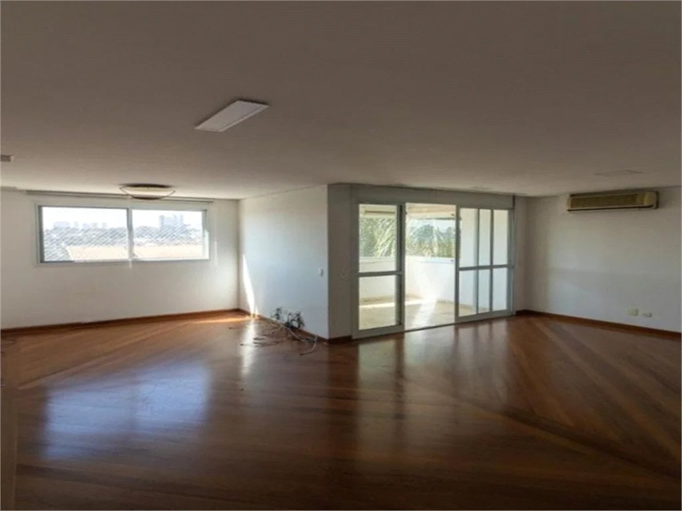 Apartamento à venda com 4 suítes em Jardim Leonor, São Paulo, SP