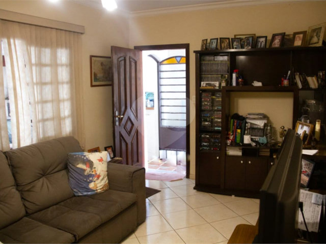 Casa Térrea à venda com 3 quartos, sendo 1 suíte,  em Vila Irmãos Arnoni, São Paulo, SP