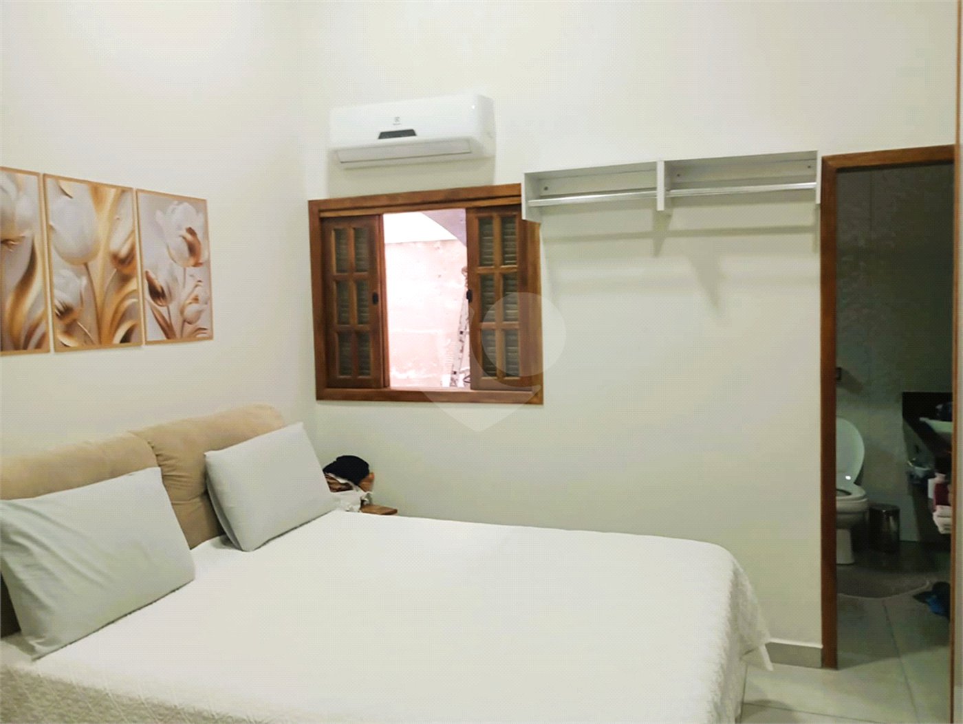 Casa à venda com 3 quartos, sendo 1 suíte, em Wanel Ville, Sorocaba, SP