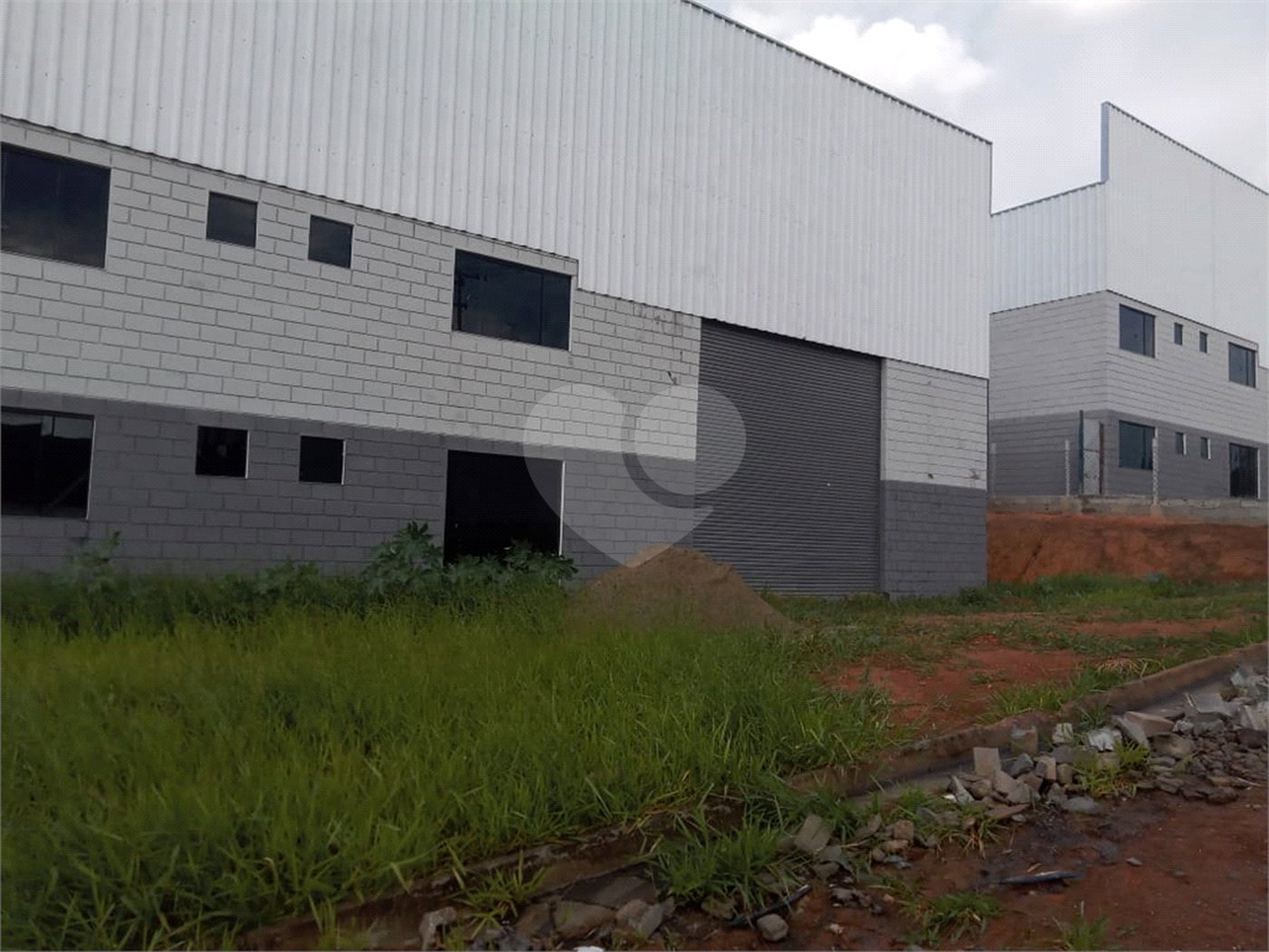 Galpão de 1200 m ² novos para locação em Nazaré Paulista/ Atibaia