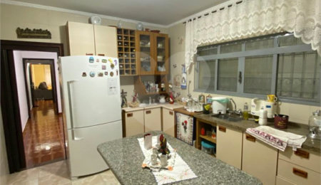 Sobrado à venda com 4 quartos, sendo 1 suíte, em Artur Alvim, São Paulo, SP
