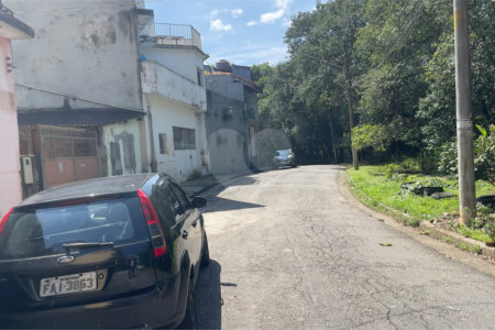 Terreno à venda com 3 quartos em Jardim Rizzo, São Paulo, SP
