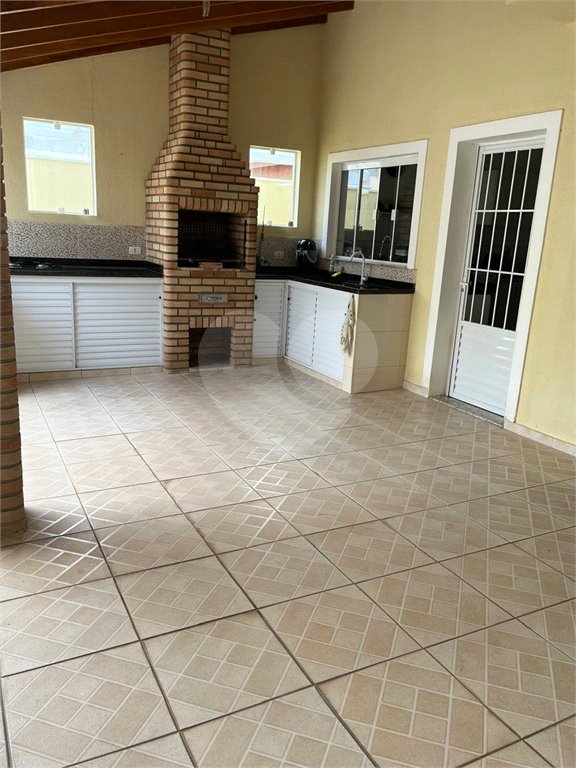 Casa à venda com 3 quartos, sendo 1 suíte, no condomínio Lago da Serra, Araçoiaba da Serra - SP