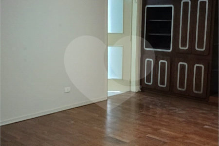 Apartamento para alugar com 3 quartos, sendo 1 suíte, em Cerqueira César, São Paulo, SP