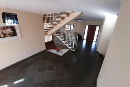 Casa à venda com 3 suítes no condomínio Villaggio Capriccio, Louveira - SP