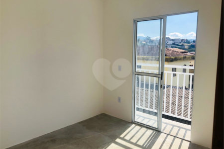 Casa à venda com 2 quartos no condomínio Residencial Turim, Mogi das Cruzes - SP