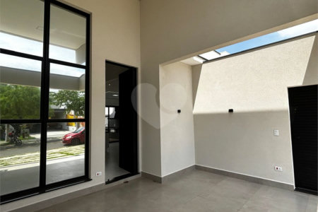 Casa à venda com 3 quartos, sendo 1 suíte, no condomínio Village Moutonnée, Salto - SP