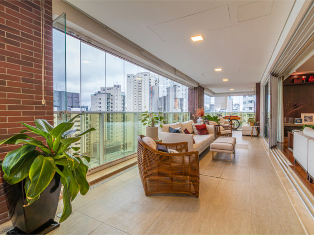 Apartamento à venda com 4 suítes em Campo Belo, São Paulo, SP