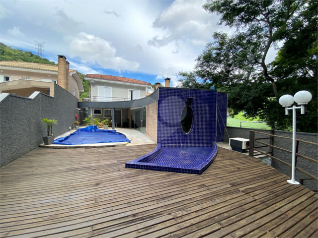Sobrado à venda com 4 quartos, sendo 1 suíte,  em Horto, São Paulo, SP