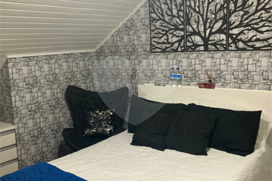 Casa à venda com 3 quartos, sendo 1 suíte, no condomínio Barbará II, São Paulo - SP