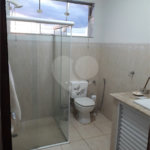 Sobrado à venda com 5 quartos, sendo 3 suítes, em Campos de Atibaia, Atibaia, SP