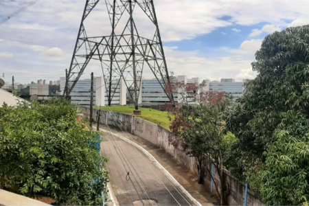 Sobrado à venda com 8 quartos em Jardim São Luís, São Paulo, SP
