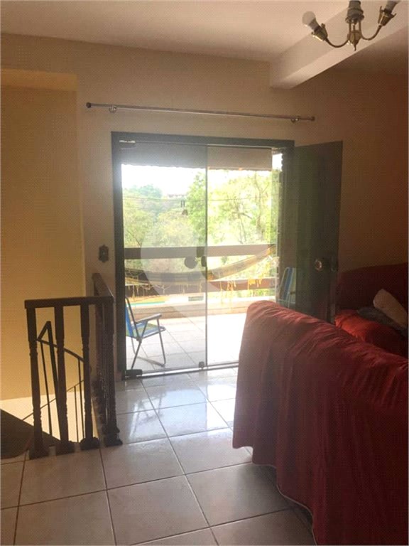 Casa à venda com 3 quartos, sendo 1 suíte, no condomínio Iara Branca, Mairiporã - SP