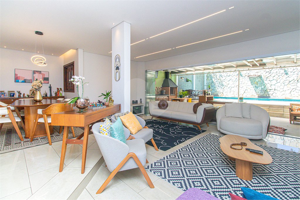 Casa à venda com 3 suítes em Jardim Prudência, São Paulo, SP