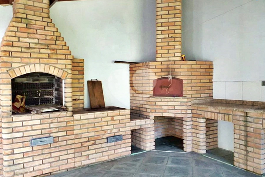 Casa à venda com 4 quartos, sendo 1 suíte,  no condomínio Parque Imperial da Cantareira, Mairiporã - SP