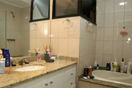 Apartamento à venda com 4 quartos, sendo 3 suítes, em Real Parque, São Paulo, SP